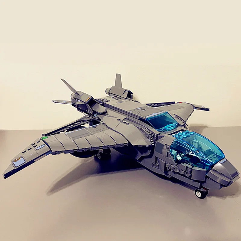Model Kit Jet - Quinjet Fighter Military Starship SpaceShip Battle-Plane