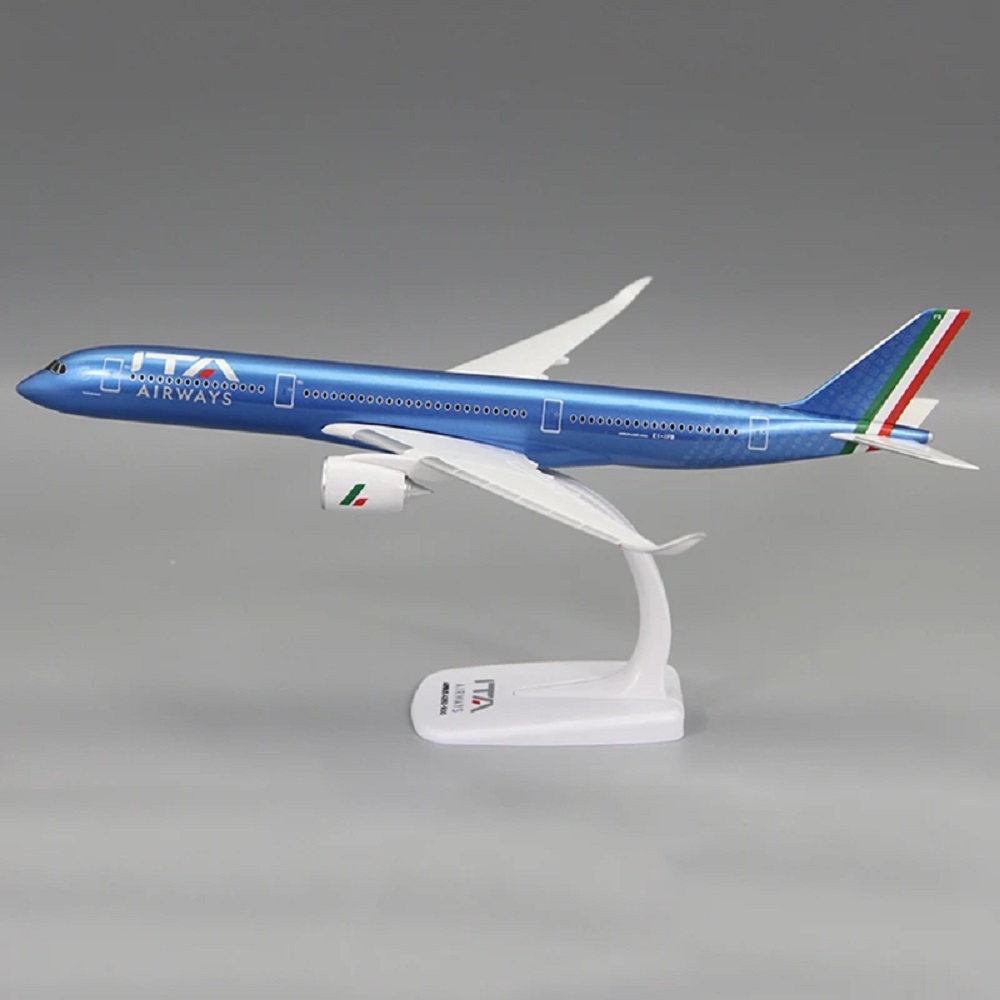 Model Kit Italeri - 1/200 Scale Toy Airplane A350-900 Italy