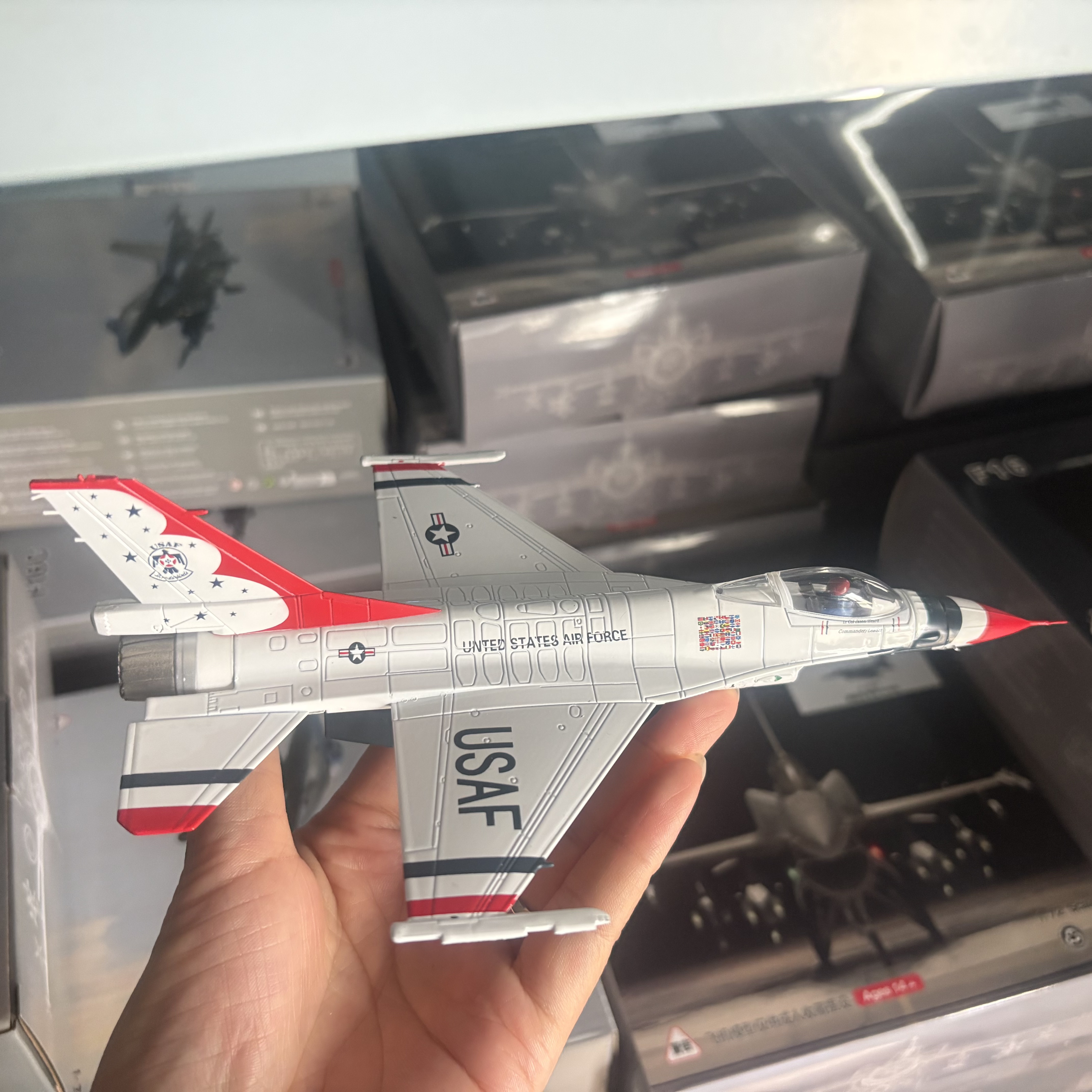1/72 Scale U.S. Air Force F-16 - Model Kit Jet review and price